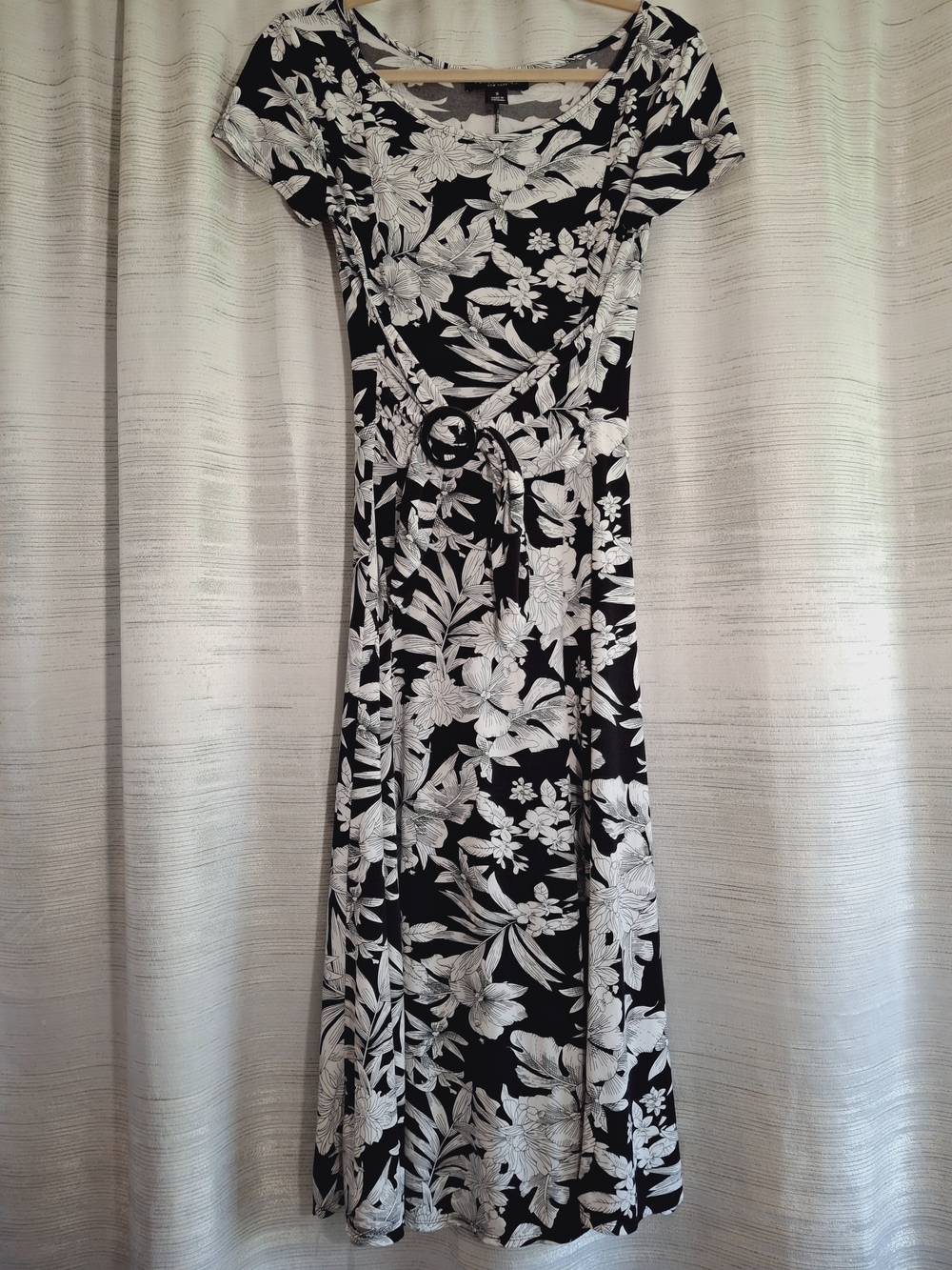 Perceptions Black & White Floral Midi Dress Small